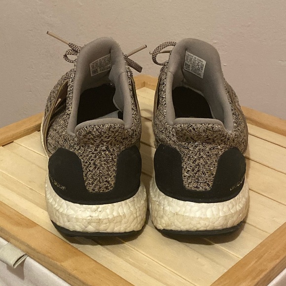 Adidas Ultraboost - Pink - Picture 4 of 5